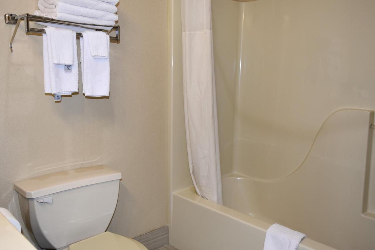 Quality Inn & Suites Brooks Louisville South Kültér fotó