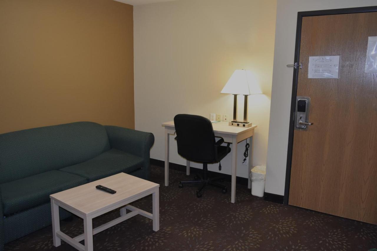 Quality Inn & Suites Brooks Louisville South Kültér fotó