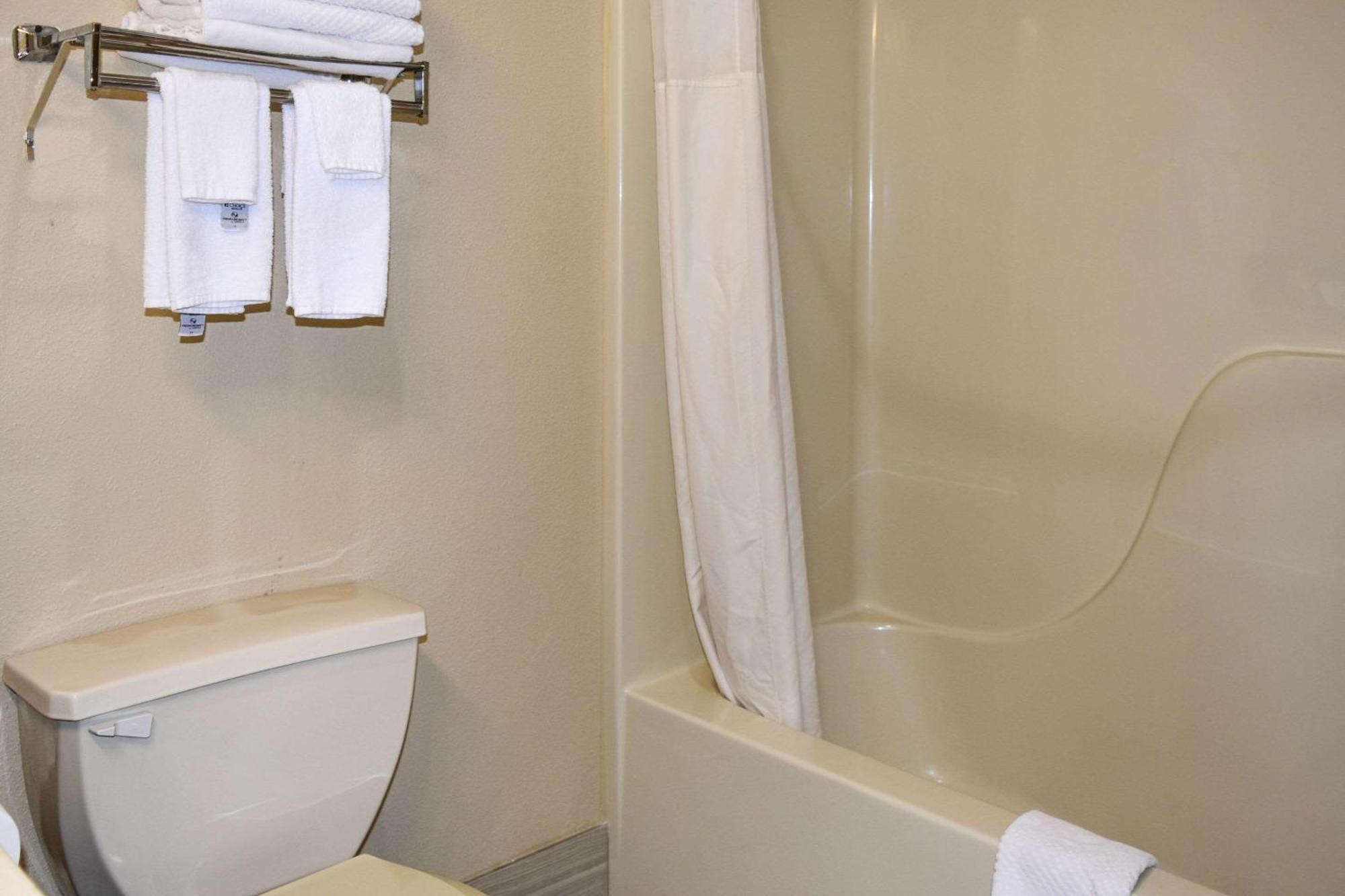 Quality Inn & Suites Brooks Louisville South Kültér fotó