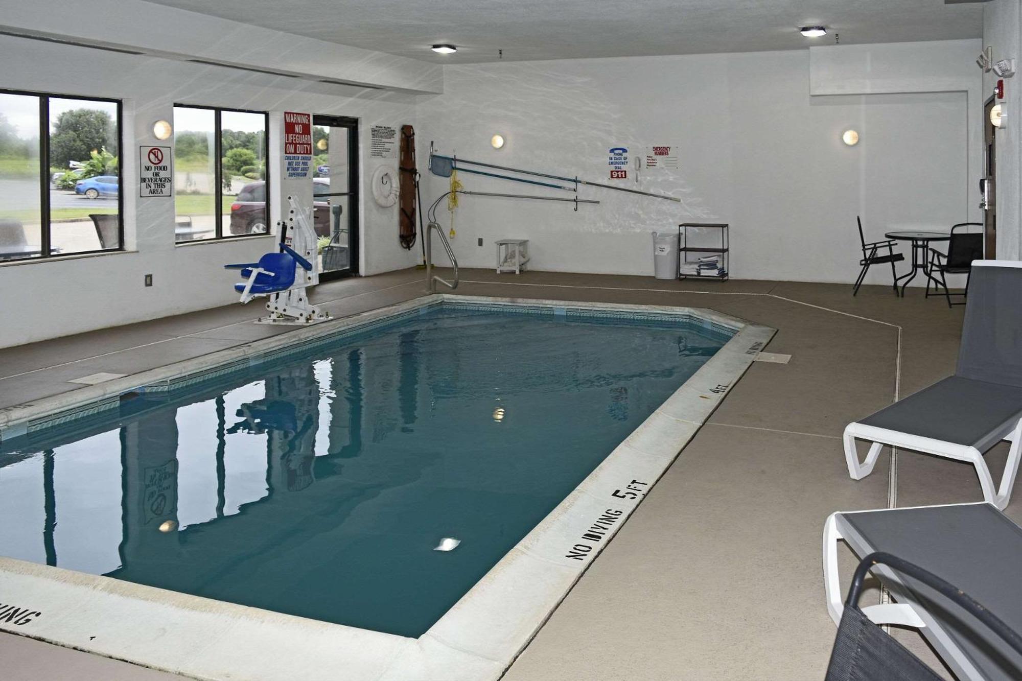 Quality Inn & Suites Brooks Louisville South Kültér fotó
