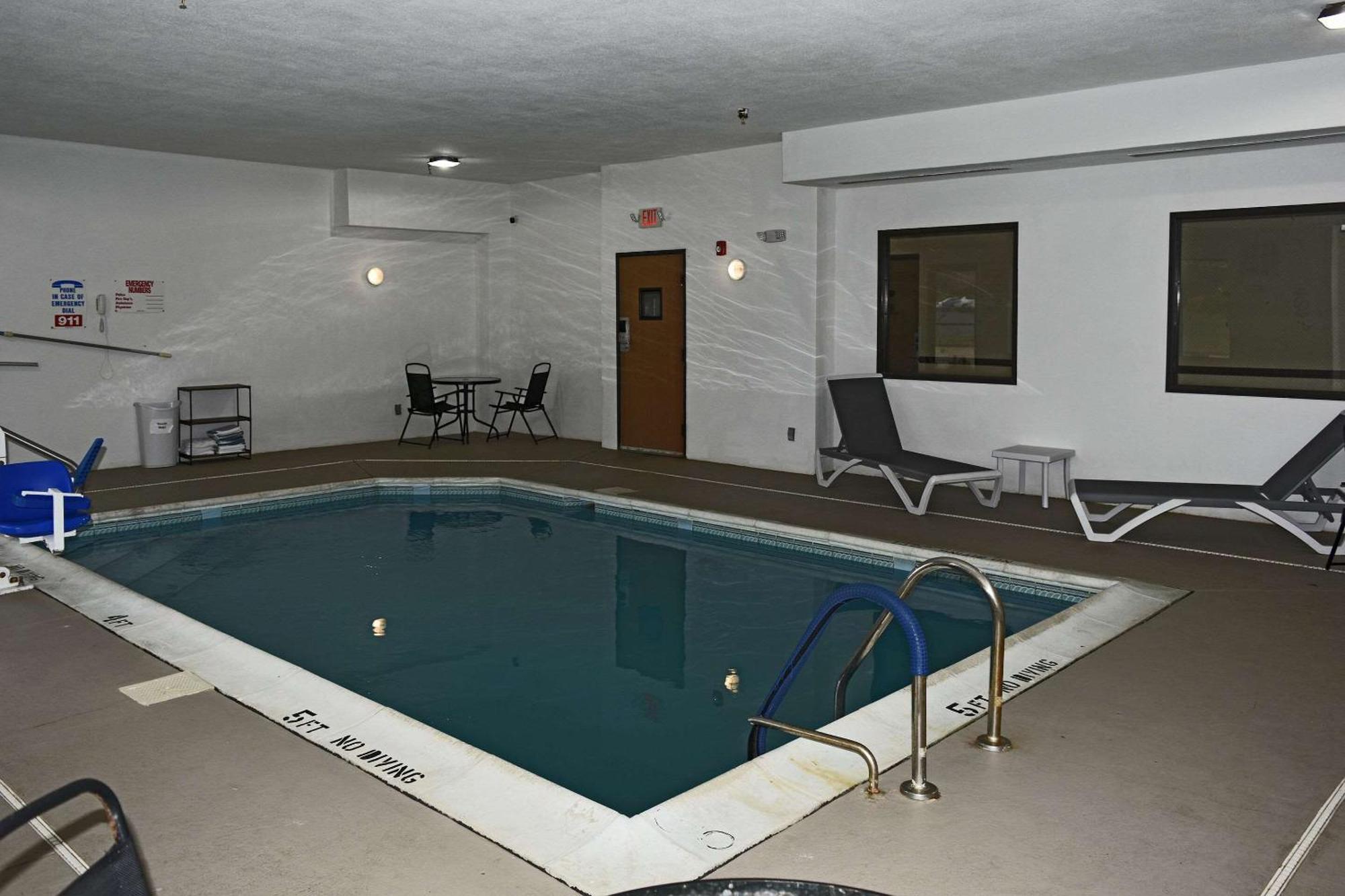 Quality Inn & Suites Brooks Louisville South Kültér fotó